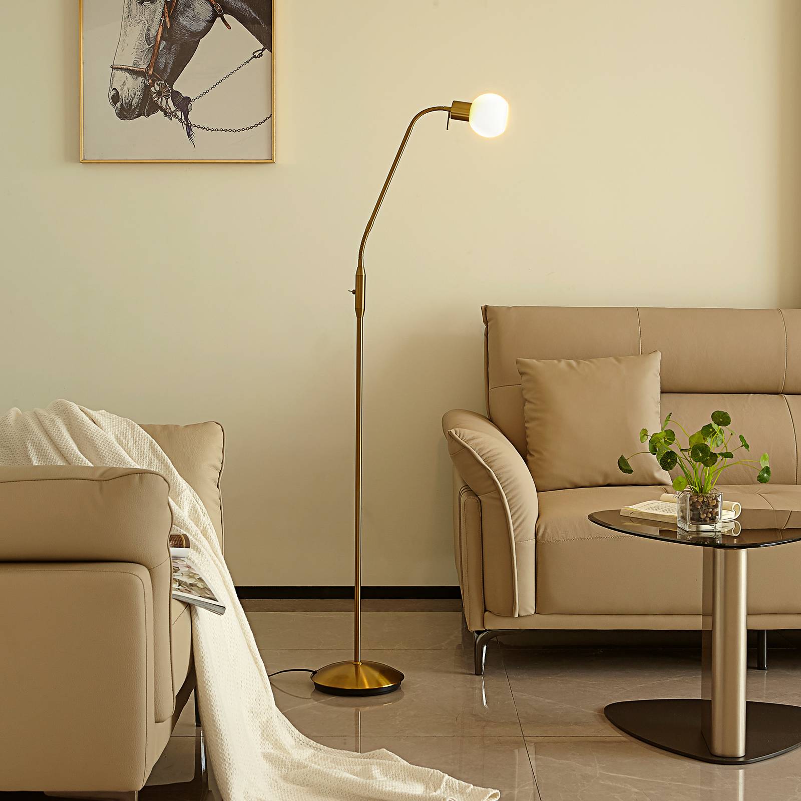 Lindby Stehlampe Elaina, messingfarben, 162cm, flexibel, E14 Lindby Stehlampe Elaina, messingfarben, 162cm, flexibel, E14 von LINDBY