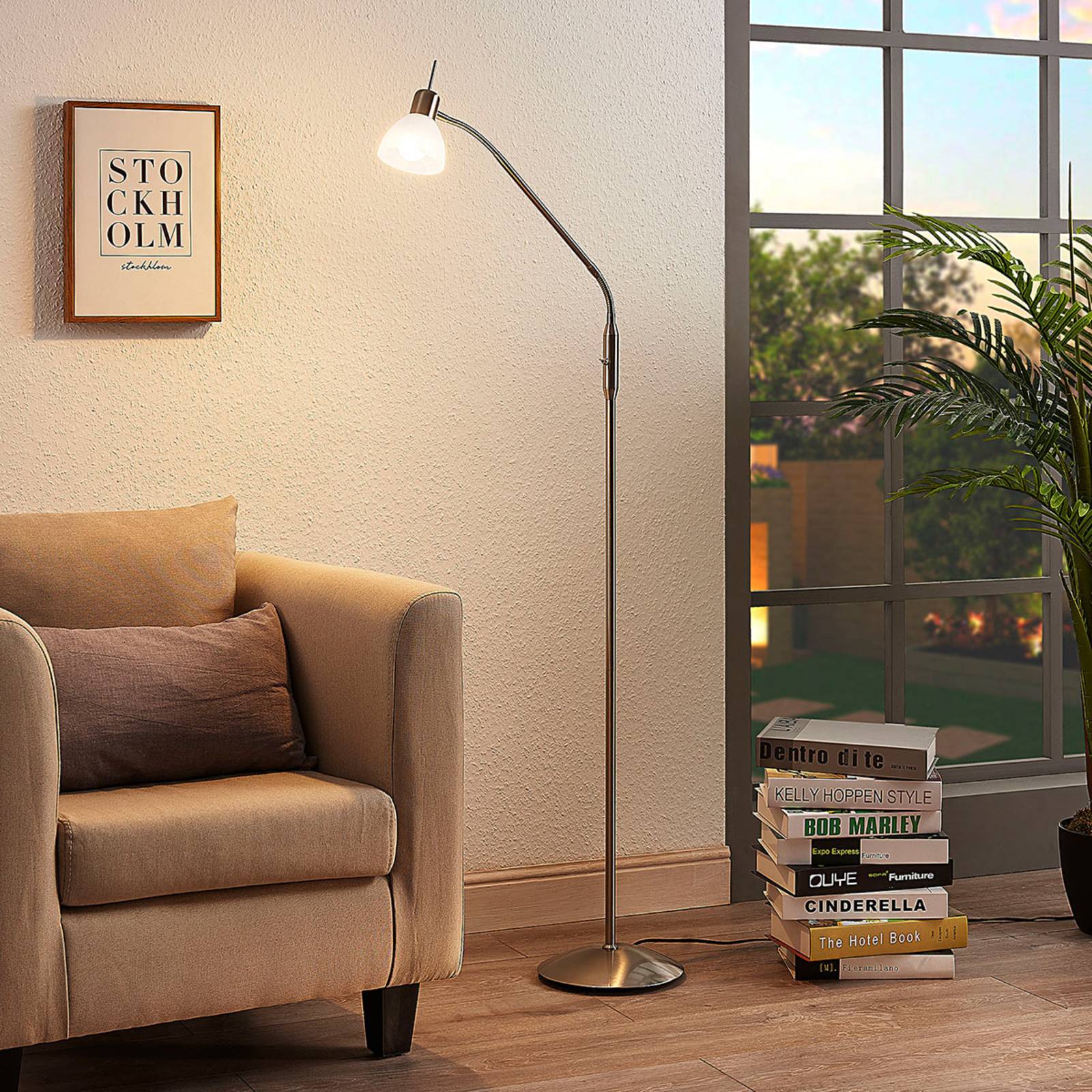 Lindby Stehlampe Gwendolin, 160 cm, Glas, E14, verstellbar Lindby Stehlampe Gwendolin, 160 cm, Glas, E14, verstellbar von LINDBY