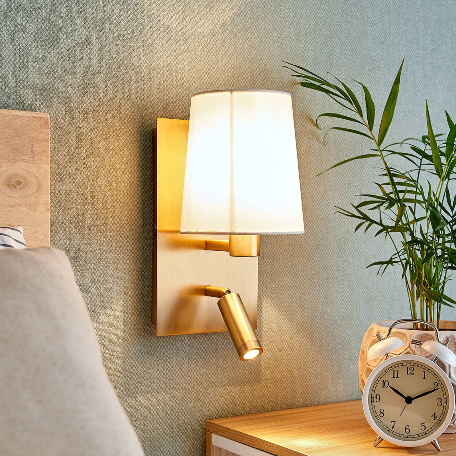 Lindby Wandleuchte Aiden, 30 cm, altmessing, LED-Leselicht Lindby Wandleuchte Aiden, 30 cm, altmessing, LED-Leselicht von LINDBY