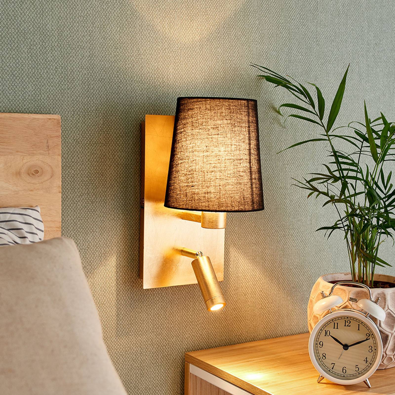 Lindby Wandleuchte Aiden, 30cm, schwarz, gold, LED-Leselicht Lindby Wandleuchte Aiden, 30cm, schwarz, gold, LED-Leselicht von LINDBY