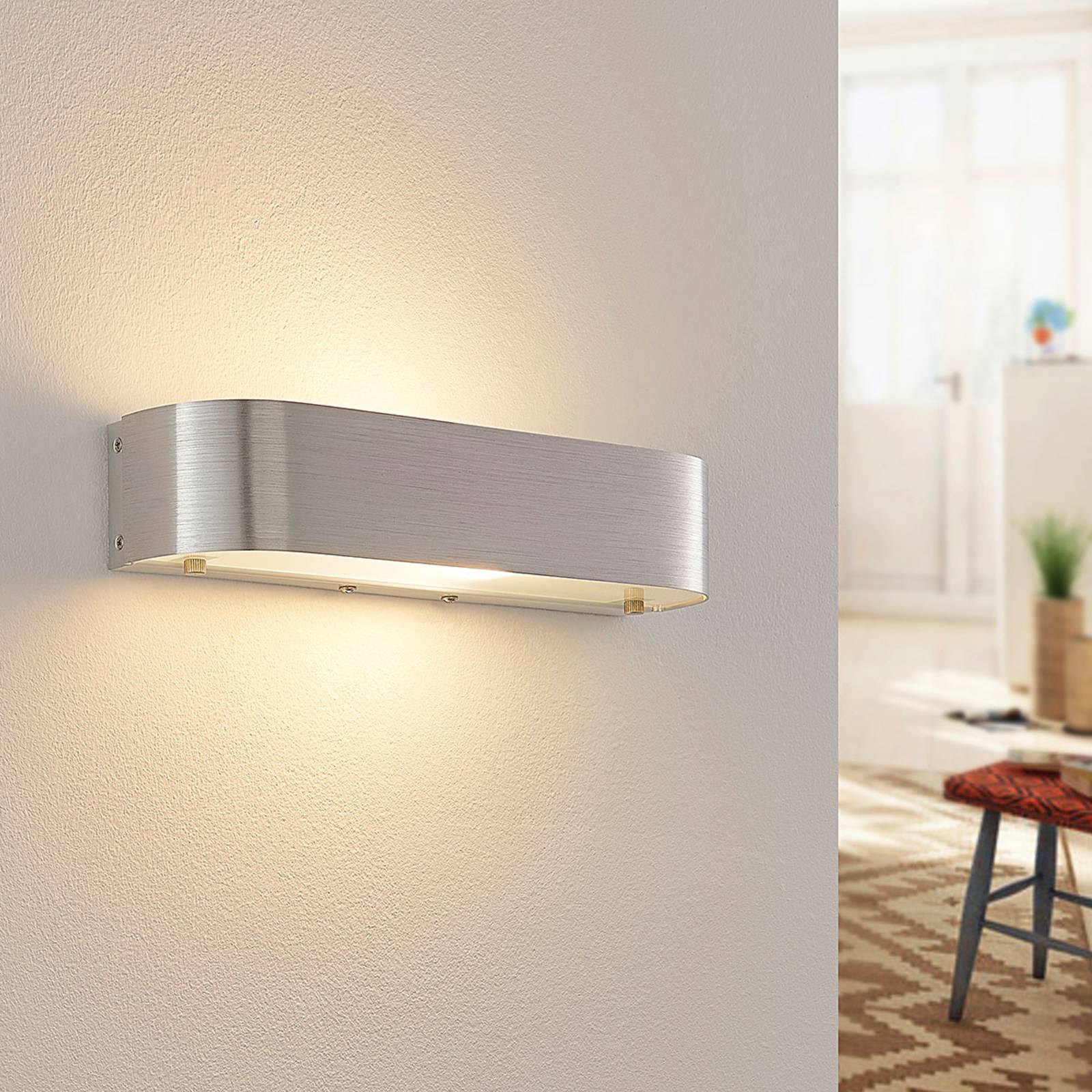 Wandleuchte Nika mit E14-Fassung, Aluminium Wandleuchte Nika mit E14-Fassung, Aluminium von LINDBY