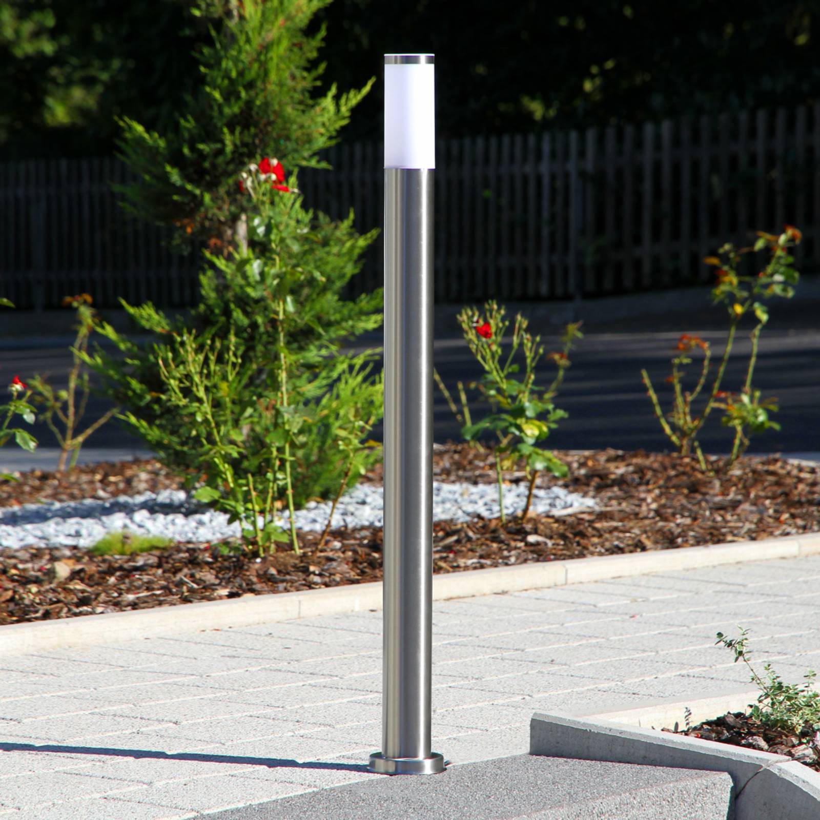Lindby Wegeleuchte Kristof, Edelstahl, 110 cm hoch, E27 Lindby Wegeleuchte Kristof, Edelstahl, 110 cm hoch, E27 von LINDBY