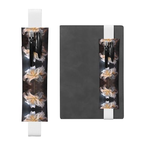 LLKGOT Leder-Stifthalter, Lesezeichen, magischer Lilien-Druck, für Hardcover-Tagebücher, Tagebücher, Planer, verstellbarer Riemen LLKGOT Leder-Stifthalter, Lesezeichen, magischer Lilien-Druck, für Hardcover-Tagebücher, Tagebücher, Planer, verstellbarer Riemen von LLKGOT