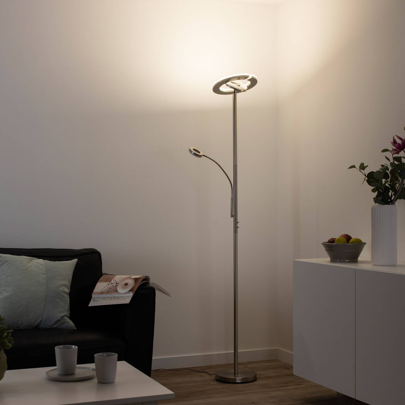 LED-Deckenfluter LOLAsmart Rocco mit Lesearm LED-Deckenfluter LOLAsmart Rocco mit Lesearm von LOLA Smart