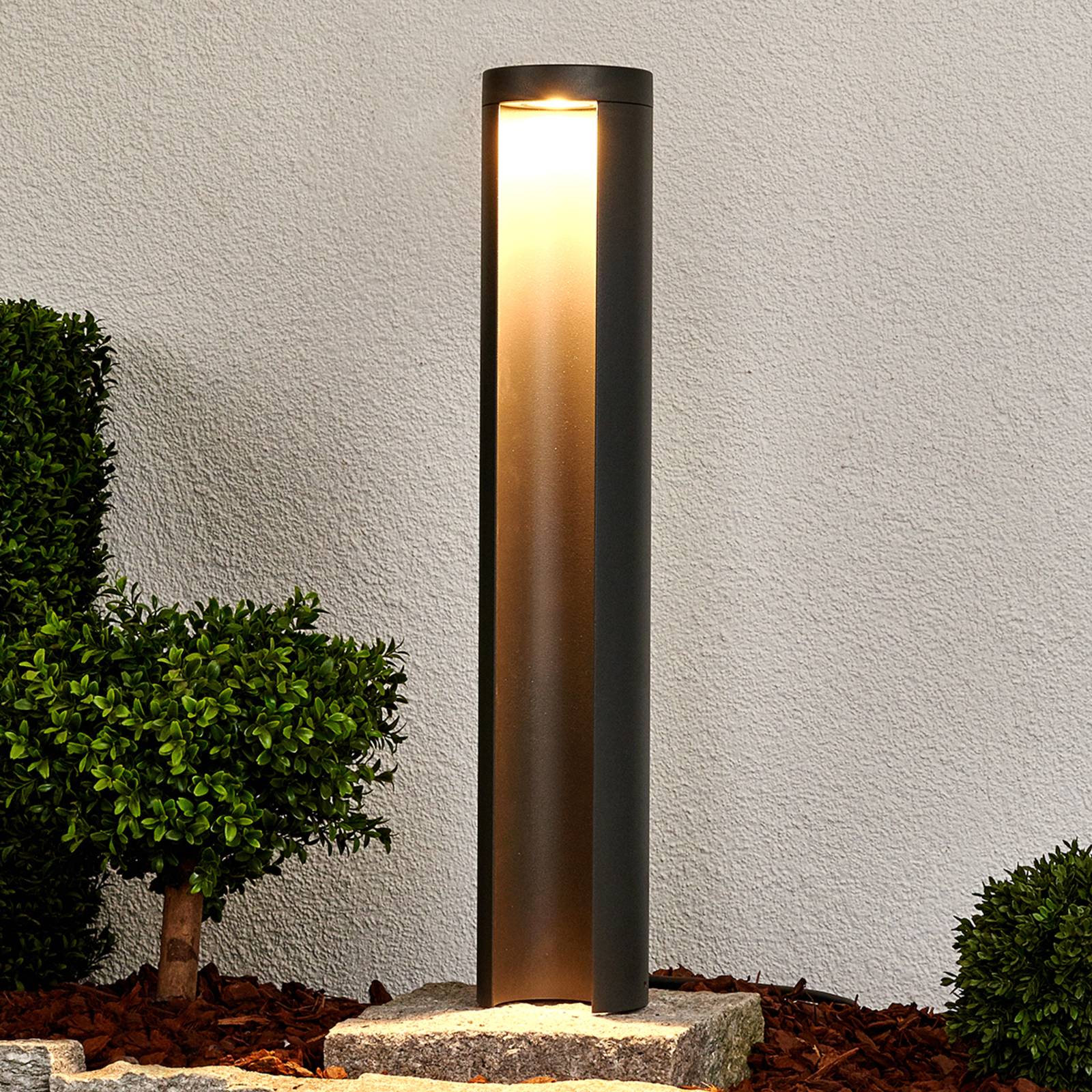 Lucande LED-Wegeleuchte Jaron, 65 cm, anthrazit, IP54 Lucande LED-Wegeleuchte Jaron, 65 cm, anthrazit, IP54 von LUCANDE