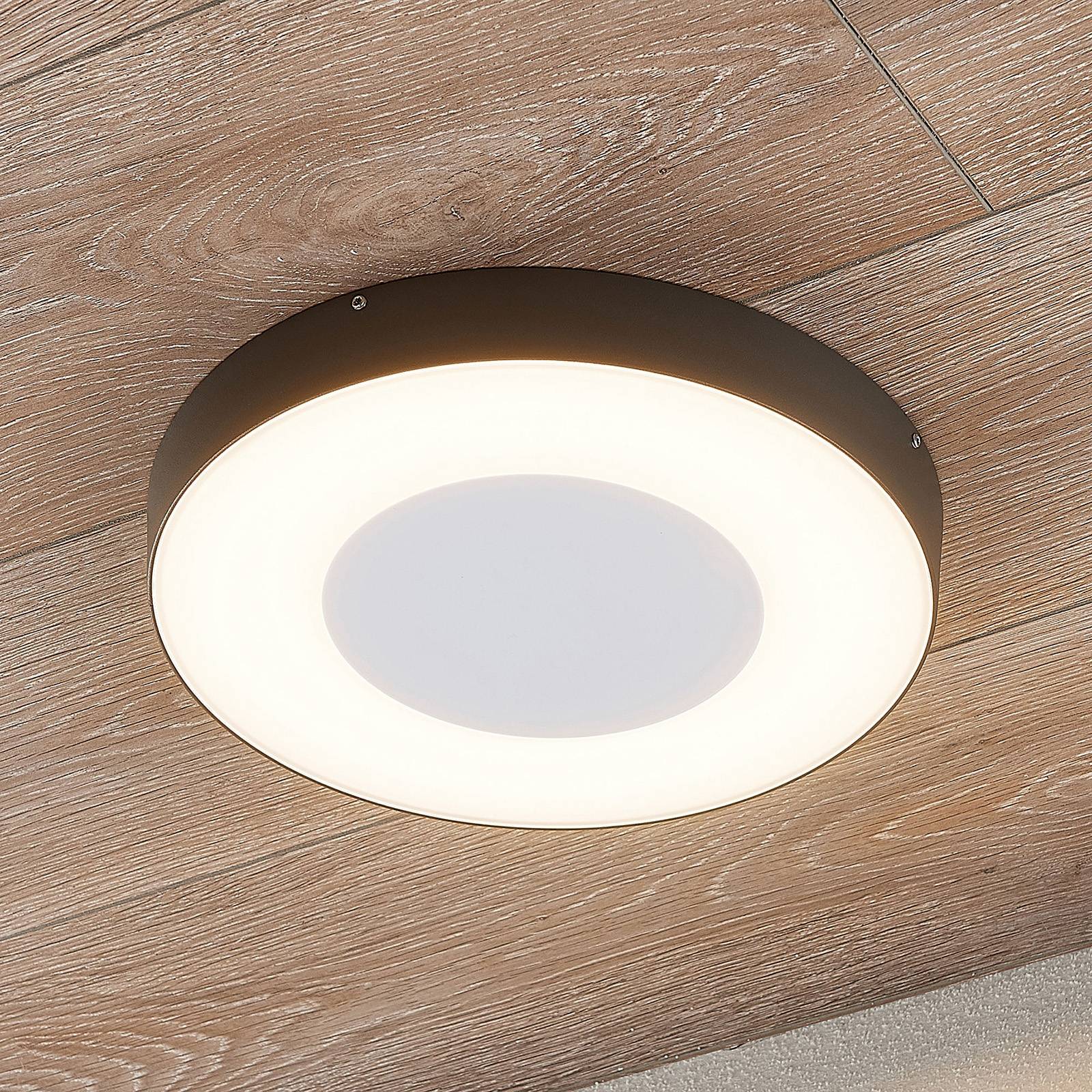 Lucande LED-Außendeckenleuchte Sora, rund, Sensor, IP54 Lucande LED-Außendeckenleuchte Sora, rund, Sensor, IP54 von LUCANDE