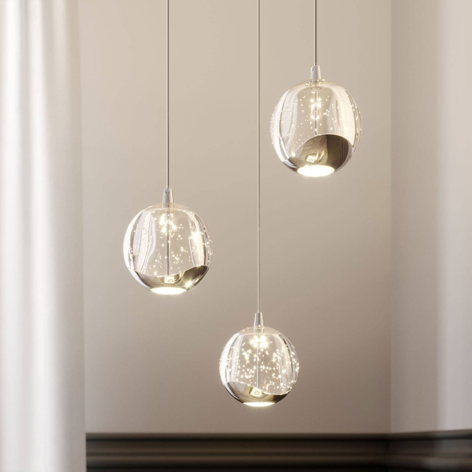 Lucande LED-Pendellampe Hayley, Ø 25 cm, 3-flg., chrom, Glas Lucande LED-Pendellampe Hayley, Ø 25 cm, 3-flg., chrom, Glas von LUCANDE