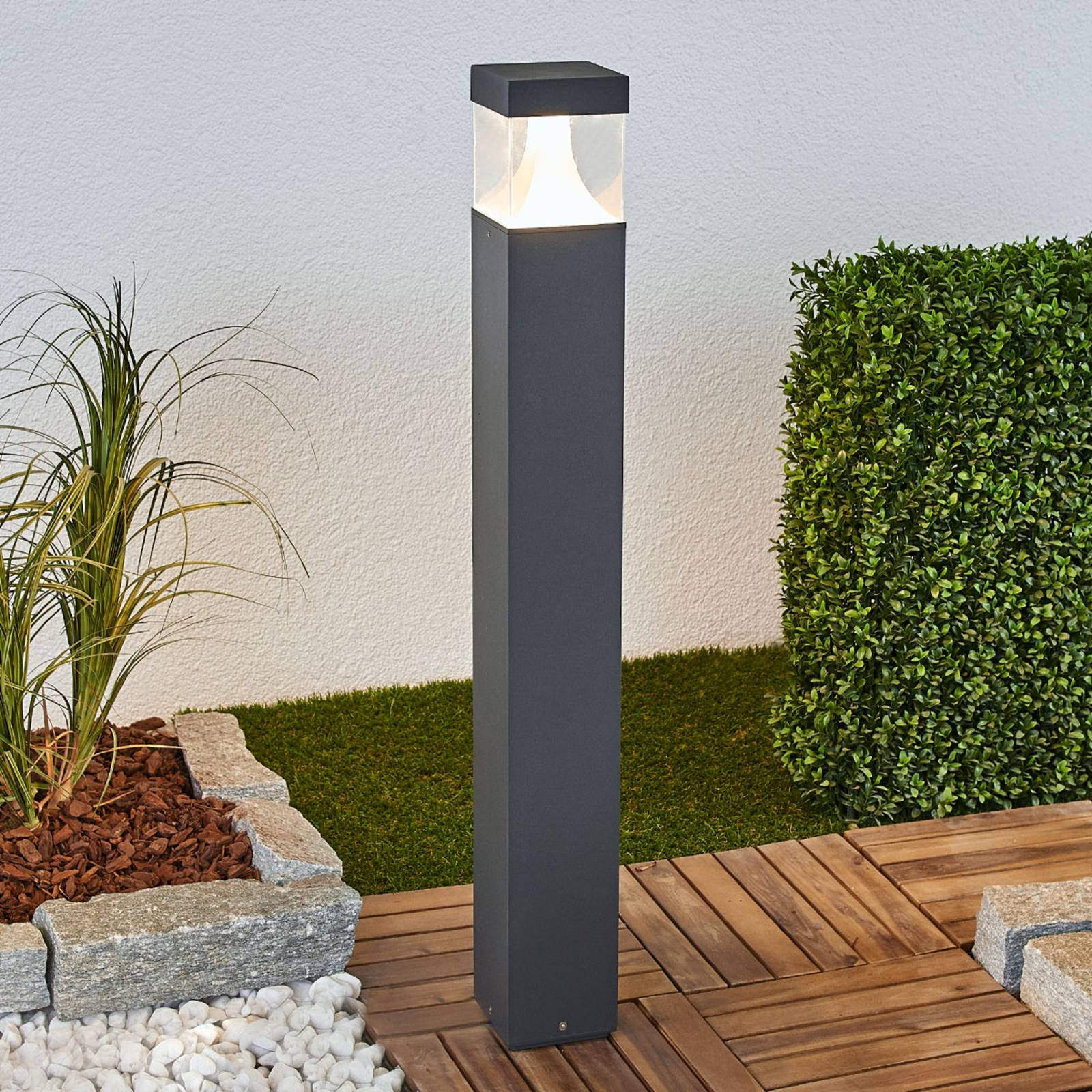 LED-Pollerleuchte Egon mit eckigem Leuchtkörper LED-Pollerleuchte Egon mit eckigem Leuchtkörper von LUCANDE