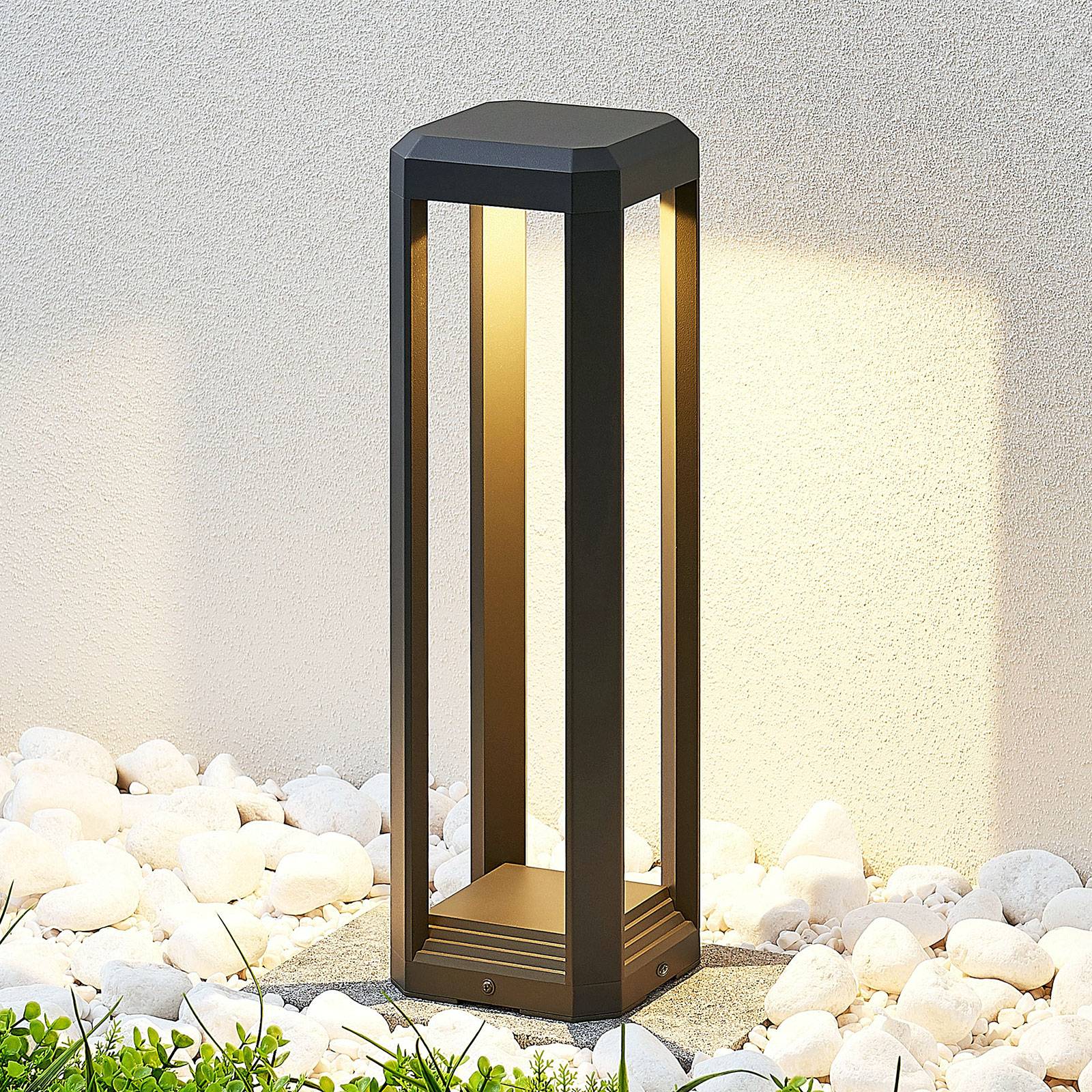 Lucande LED-Sockellampe Fery, anthrazit, Metall, 50cm, IP65 Lucande LED-Sockellampe Fery, anthrazit, Metall, 50cm, IP65 von LUCANDE
