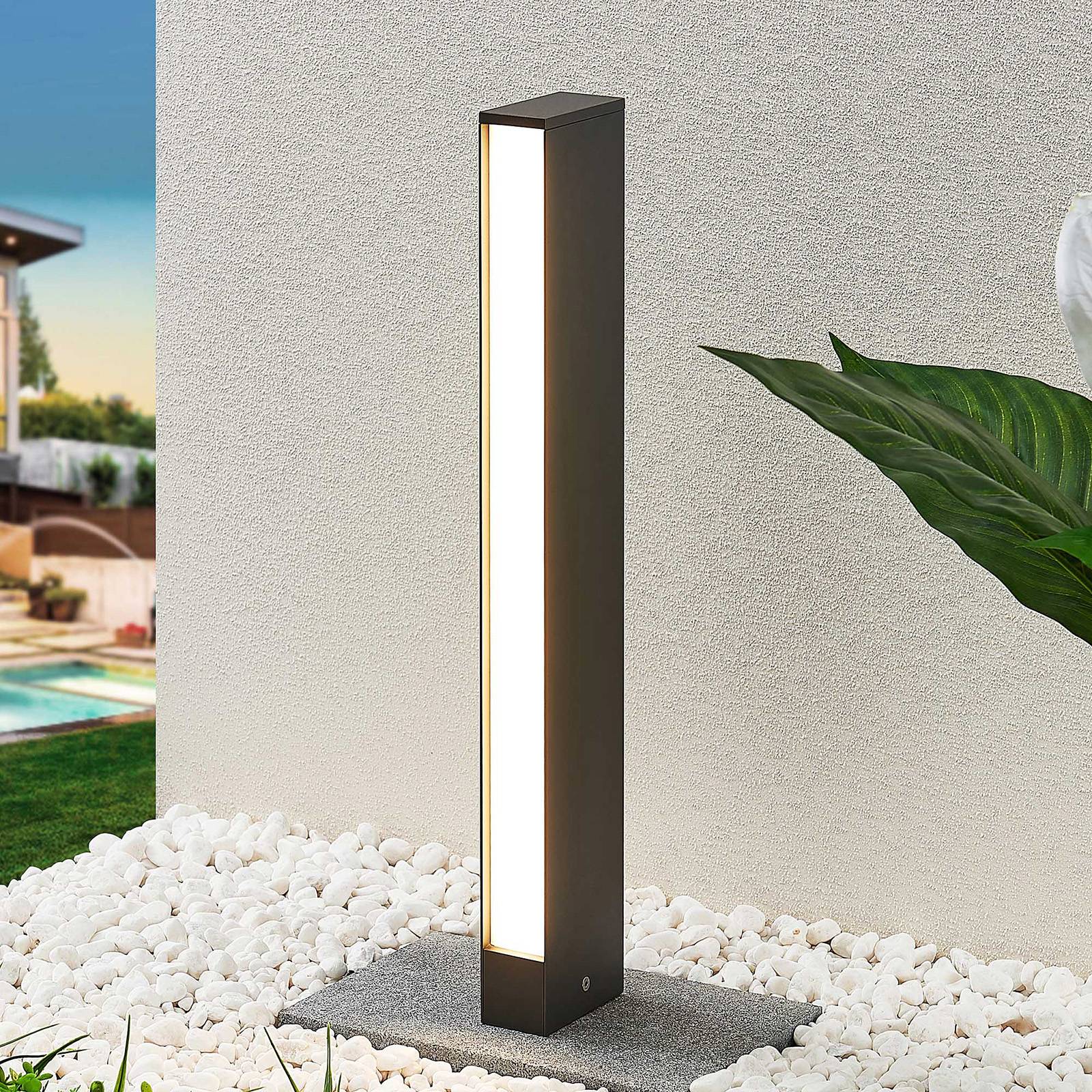 Lucande LED-Wegeleuchte Lirka, dunkelgrau, Metall, 60 cm Lucande LED-Wegeleuchte Lirka, dunkelgrau, Metall, 60 cm von LUCANDE