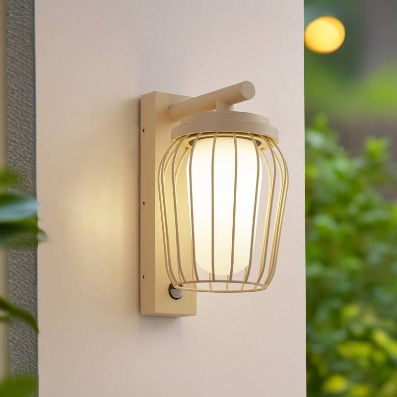 Lucande Außenwandleuchte Chandan, 30cm, beige, Sensor, IP44 von LUCANDE
