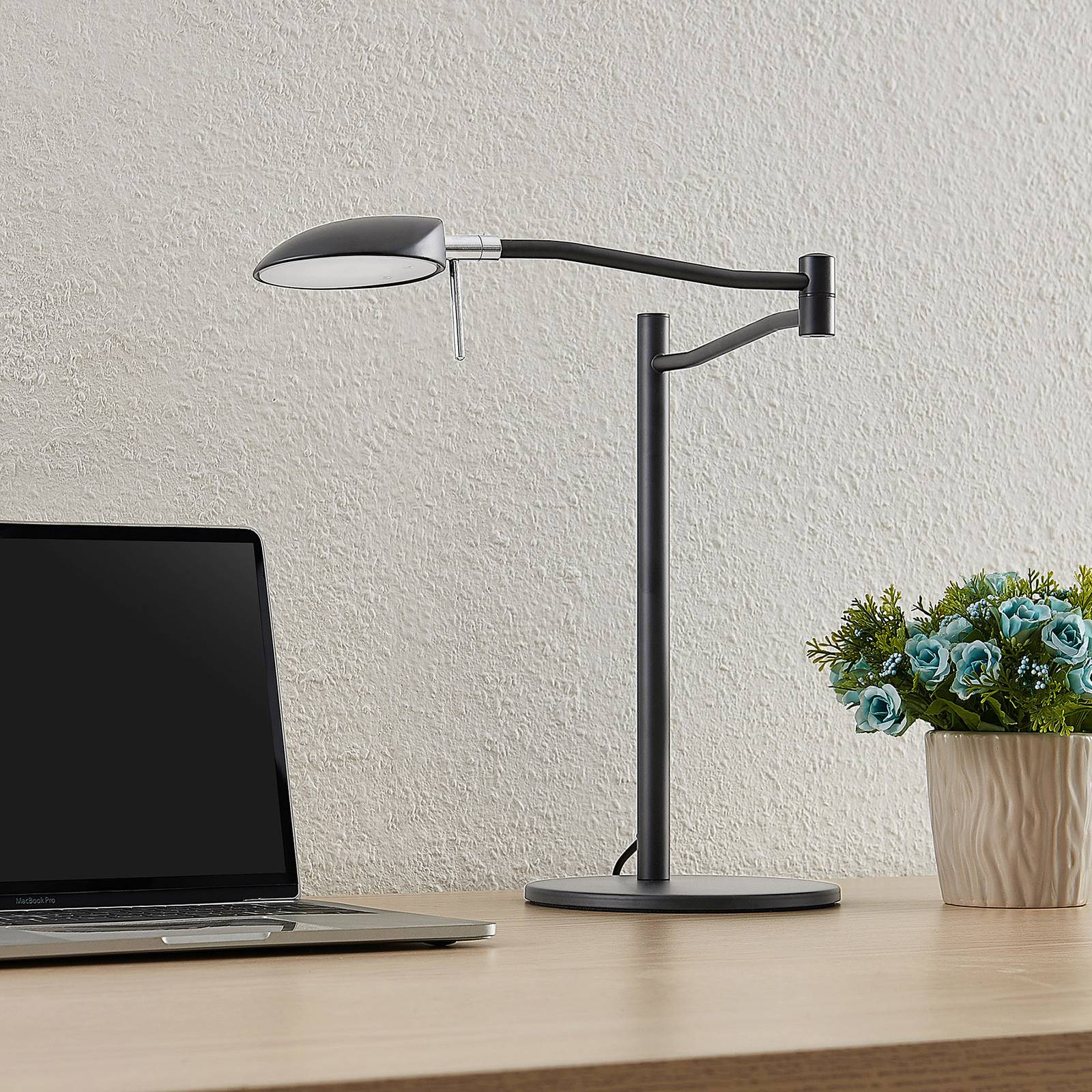 Lucande Dessania LED-Schreibtischleuchte, flexibel von LUCANDE
