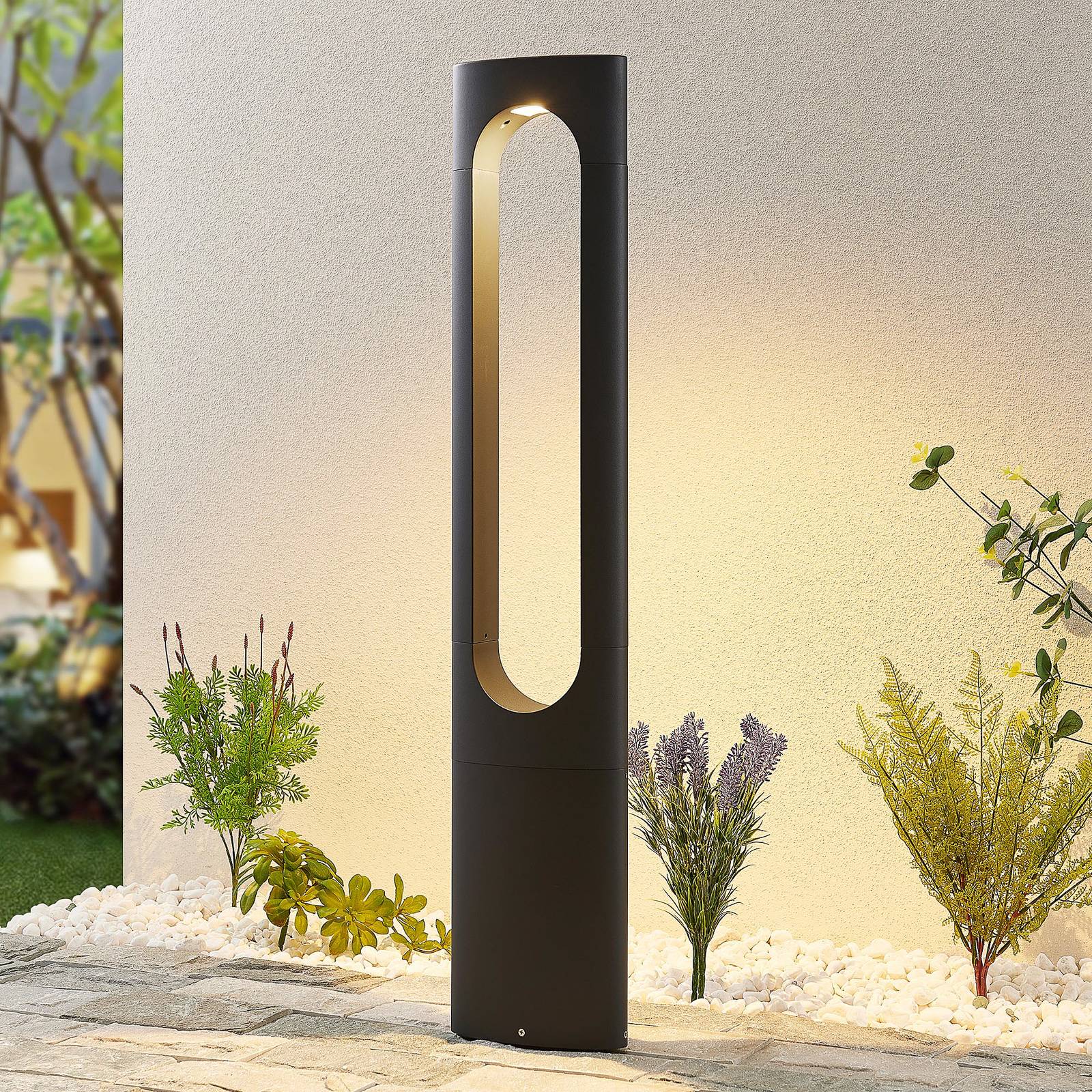 Lucande LED-Wegeleuchte Fenti, 90 cm, anthrazit, Aluminium Lucande LED-Wegeleuchte Fenti, 90 cm, anthrazit, Aluminium von LUCANDE
