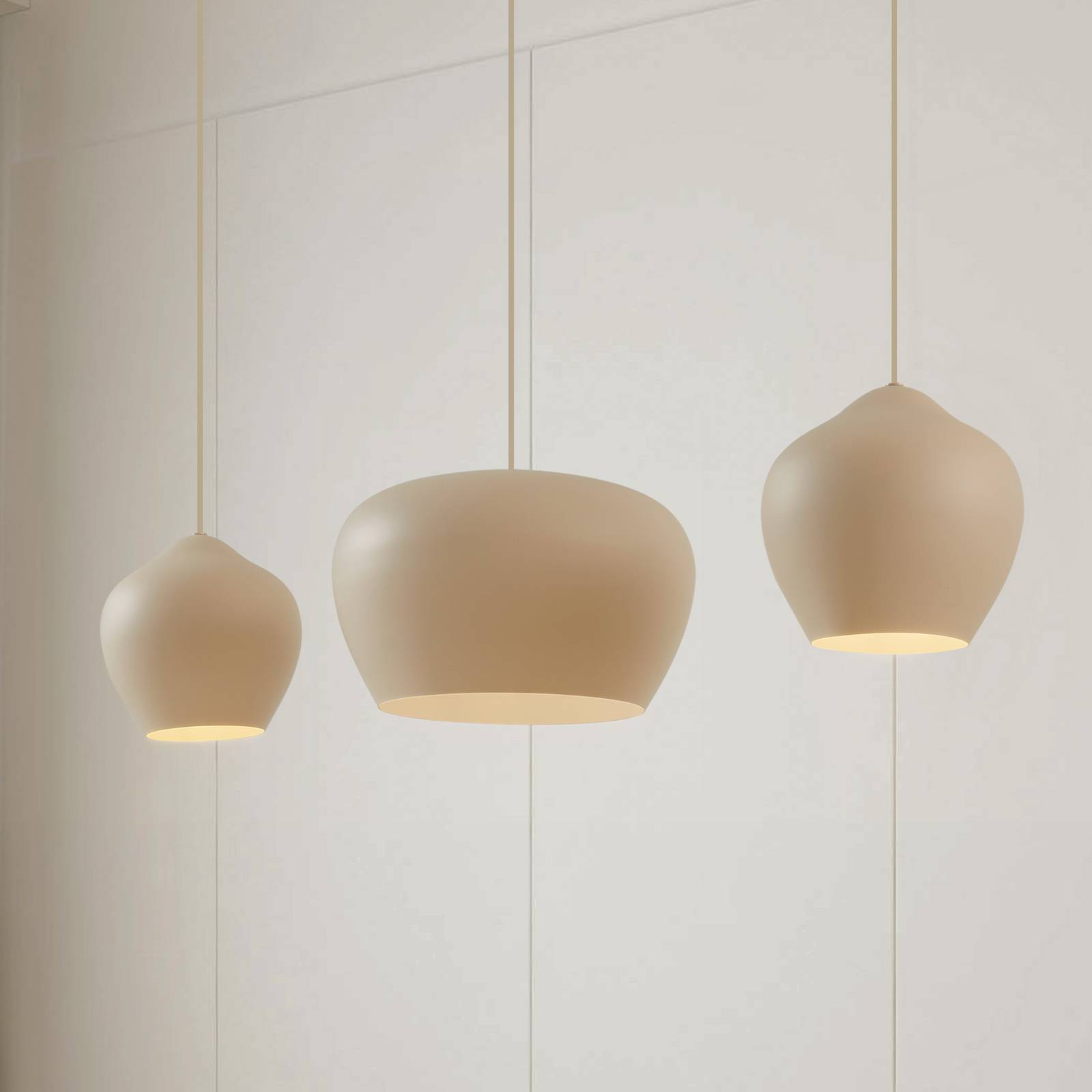 Lucande Hängeleuchte Malisa, beige, 3-fl., Metall, 90 cm Lucande Hängeleuchte Malisa, beige, 3-fl., Metall, 90 cm von LUCANDE