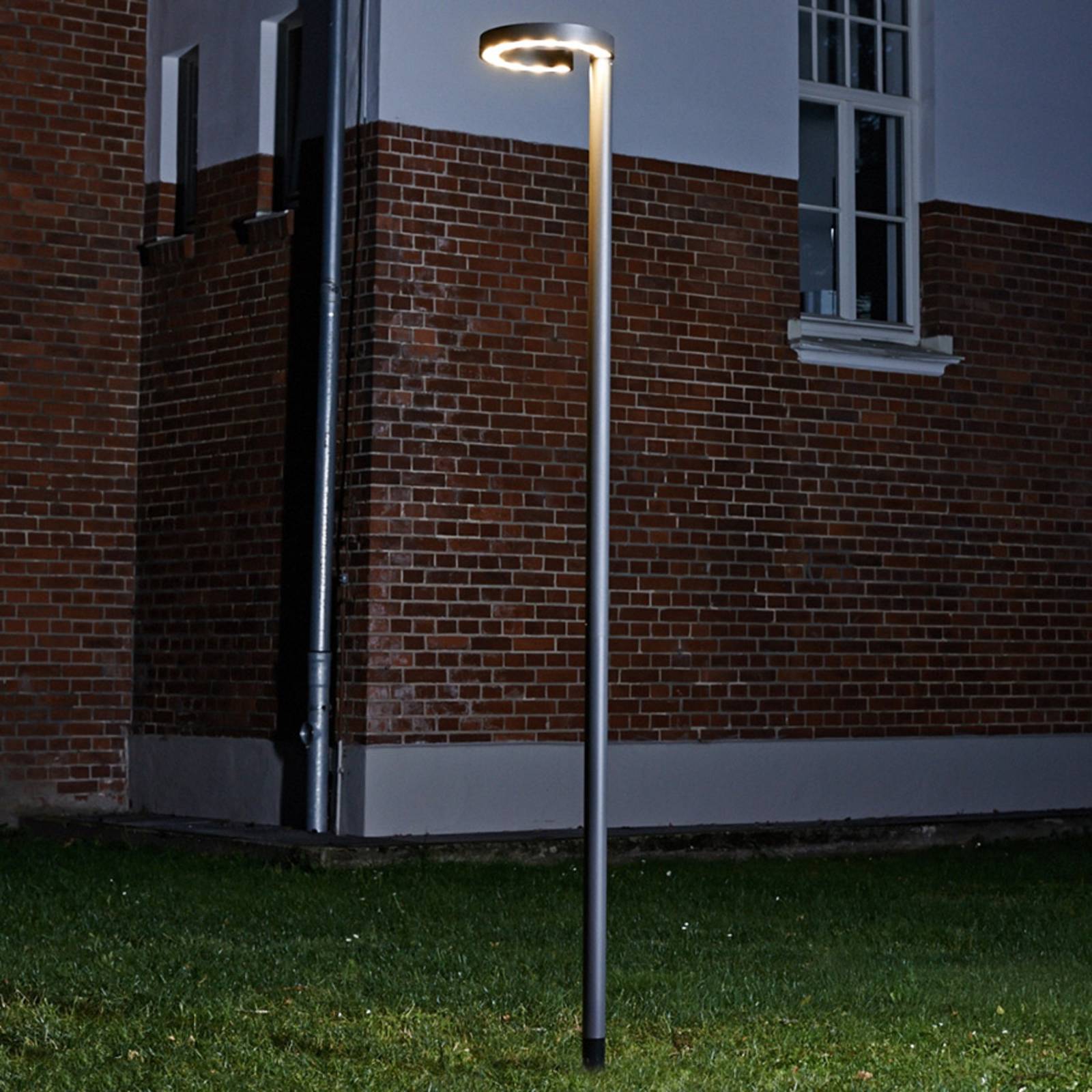 Lucande LED-Außenleuchte Jannis, anthrazit, Metall, 200cm Lucande LED-Außenleuchte Jannis, anthrazit, Metall, 200cm von LUCANDE