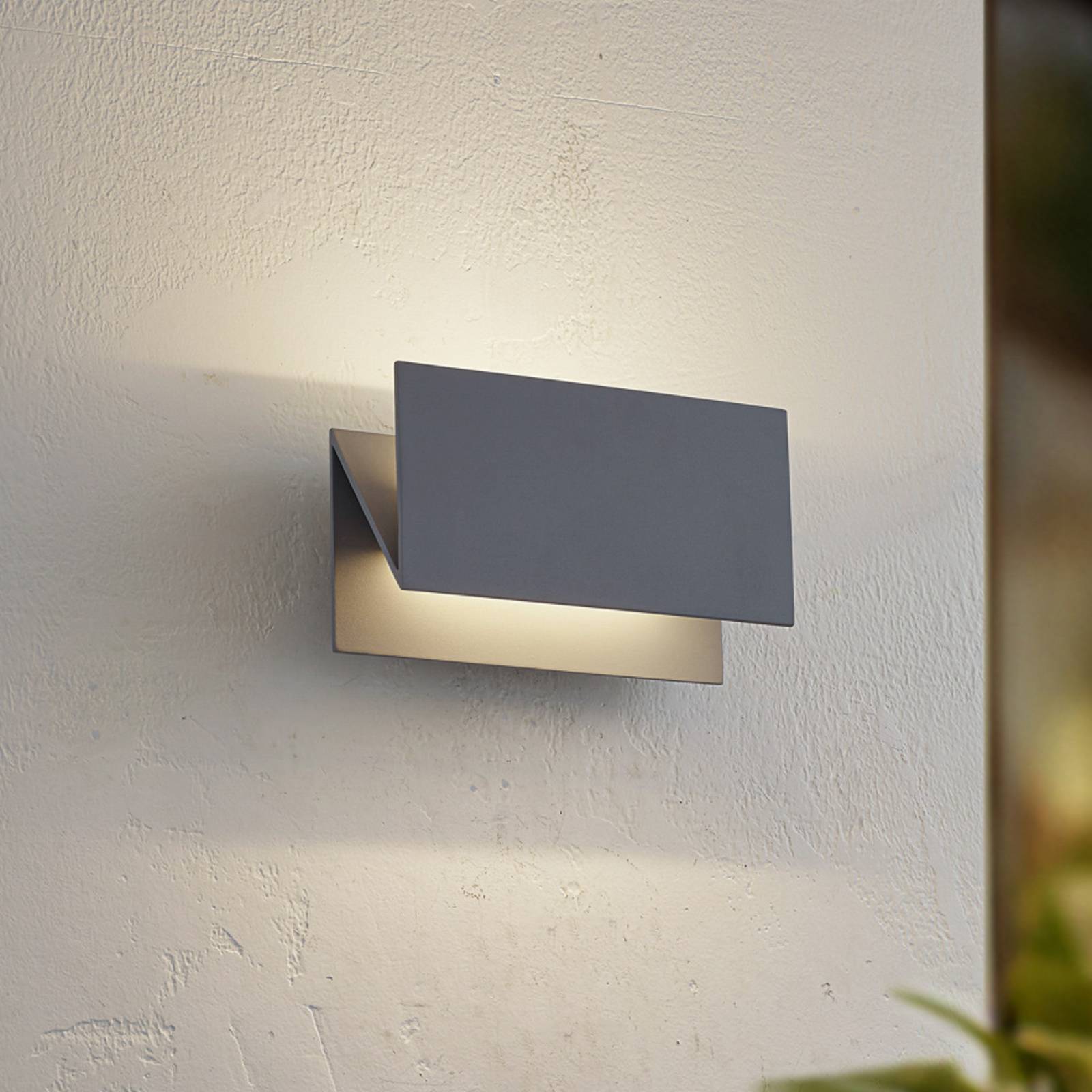 Lucande LED-Außenwandleuchte Meja, grau, Metall, 27cm, IP54 Lucande LED-Außenwandleuchte Meja, grau, Metall, 27cm, IP54 von LUCANDE