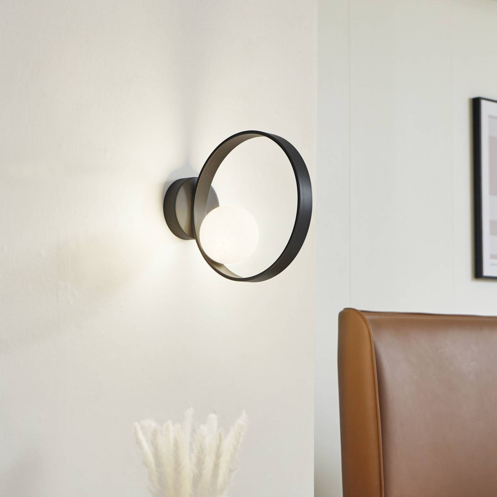 Lucande LED-Wandleuchte Luneo, schwarz/opal, Glas, 30 cm Lucande LED-Wandleuchte Luneo, schwarz/opal, Glas, 30 cm von LUCANDE