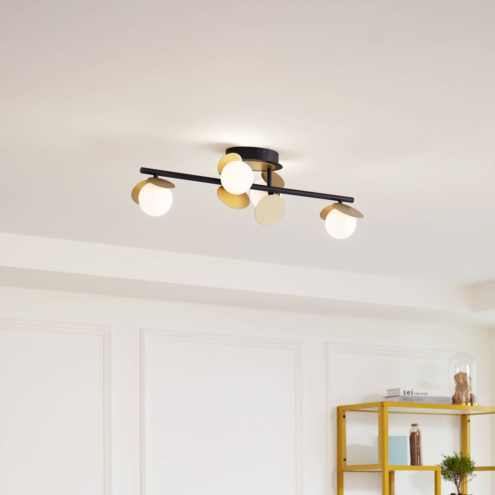 Lucande LED-Deckenlampe Pallo, 4-flg., schwarz/gold, Glas Lucande LED-Deckenlampe Pallo, 4-flg., schwarz/gold, Glas von LUCANDE