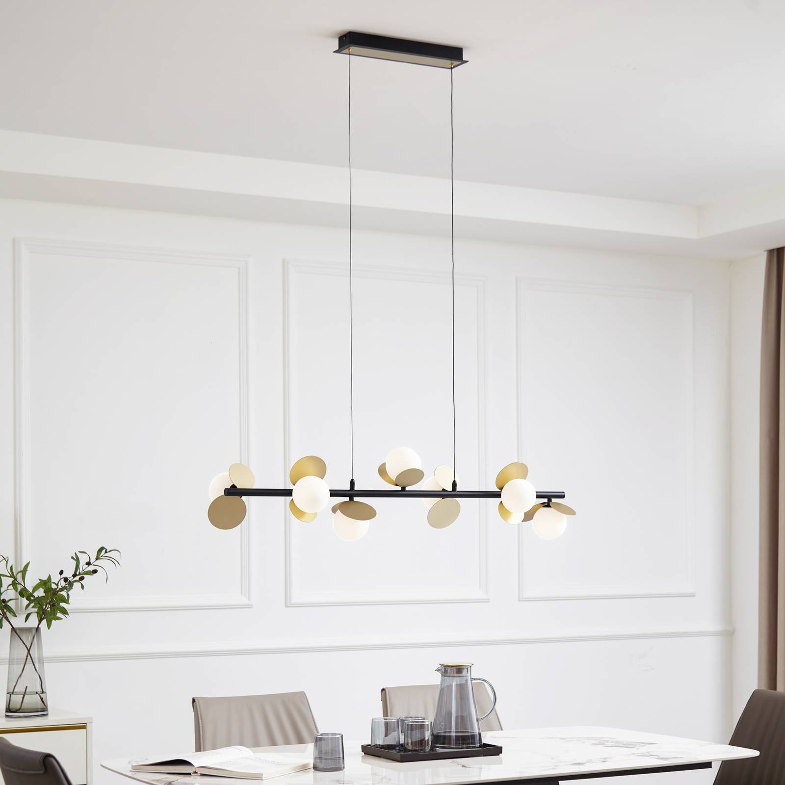Lucande LED-Hängelampe Pallo, 7-flg., schwarz/gold, Glas Lucande LED-Hängelampe Pallo, 7-flg., schwarz/gold, Glas von LUCANDE