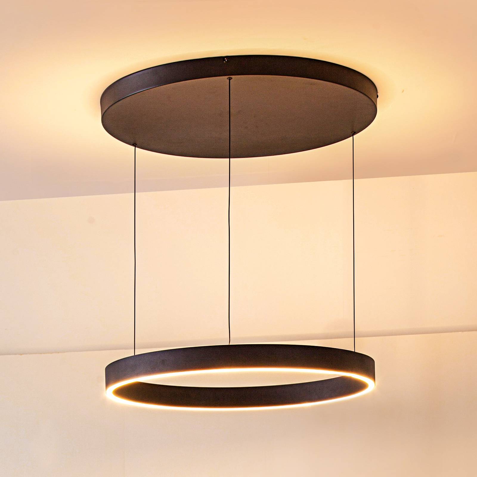 Lucande LED-Hängeleuchte Philine, Ø 60 cm, schwarz, Eisen Lucande LED-Hängeleuchte Philine, Ø 60 cm, schwarz, Eisen von LUCANDE