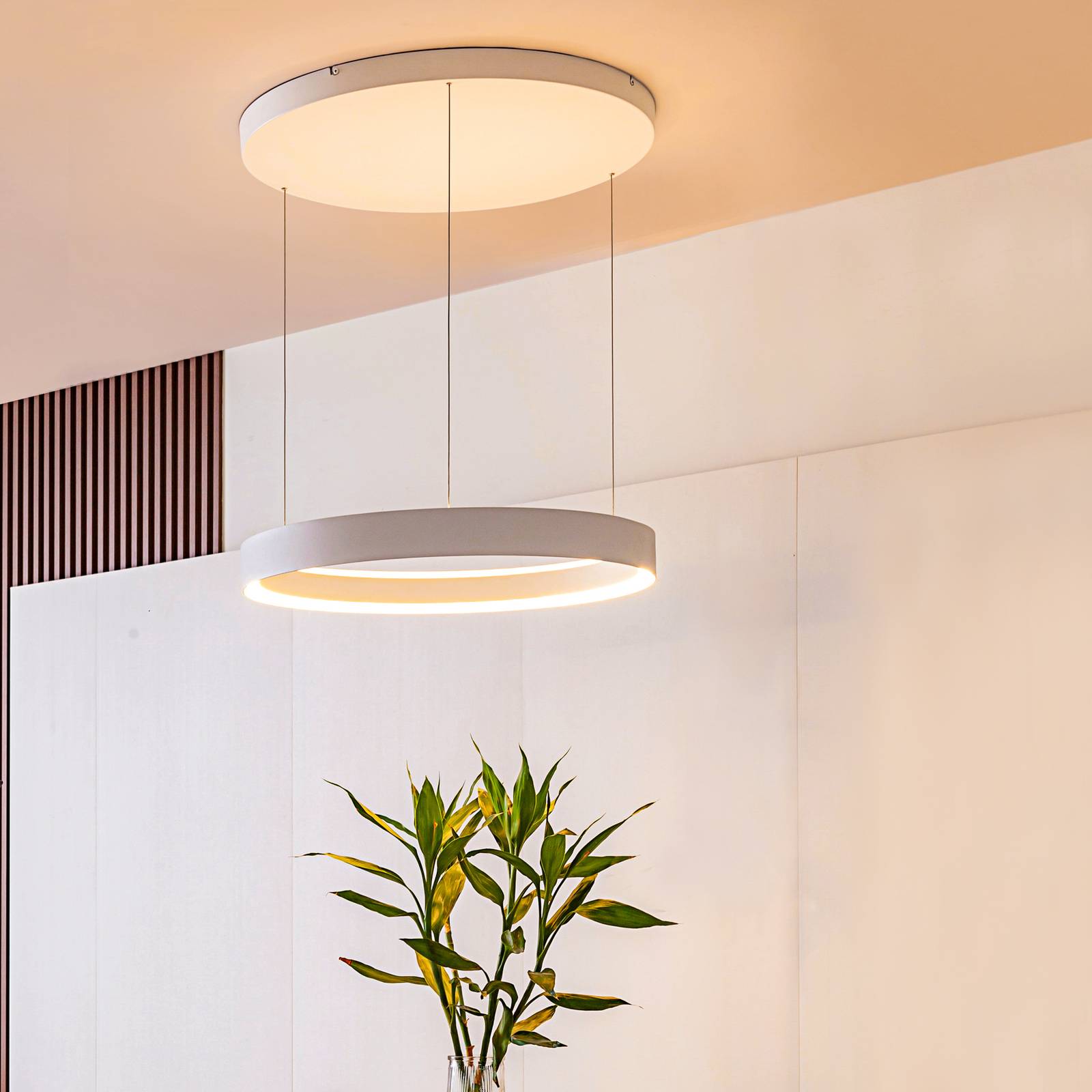 Lucande LED-Hängeleuchte Philine, Ø 60 cm, weiß, Eisen Lucande LED-Hängeleuchte Philine, Ø 60 cm, weiß, Eisen von LUCANDE