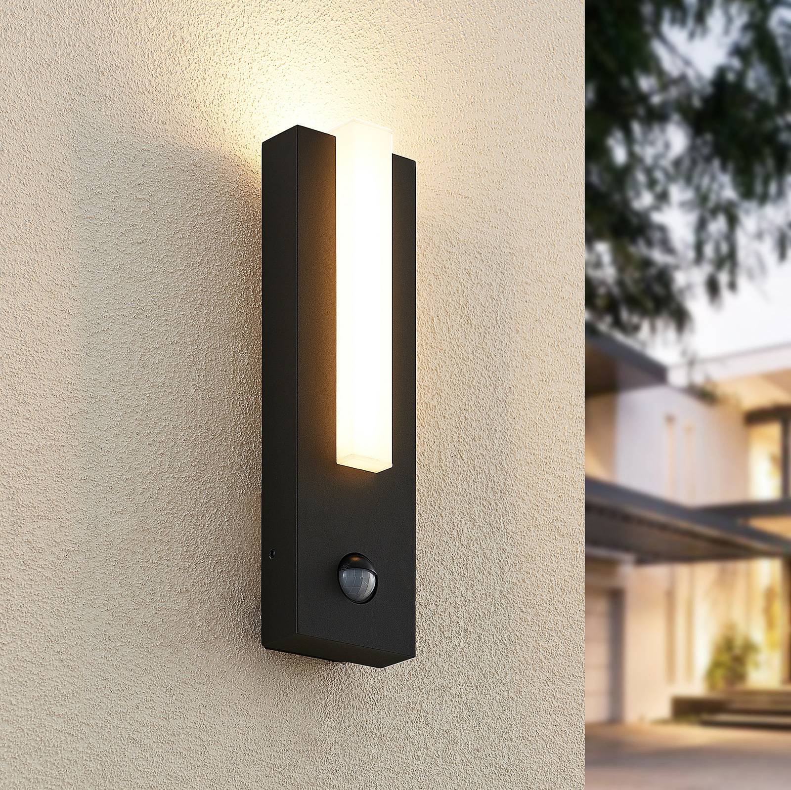 Lucande LED-Außenwandleuchte Virgalia, Bewegungsmelder, IP54 Lucande LED-Außenwandleuchte Virgalia, Bewegungsmelder, IP54 von LUCANDE