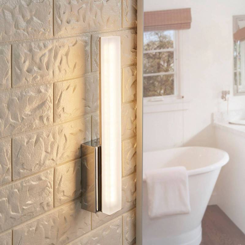 Lucande LED-Bad-Wandleuchte Julie, 32 cm hoch, chrom, IP44 von LUCANDE