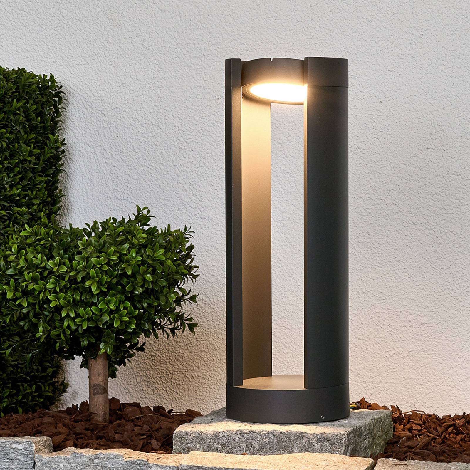 Lucande LED-Sockelleuchte Dylen, grau, Metall, 50cm, IP65 Lucande LED-Sockelleuchte Dylen, grau, Metall, 50cm, IP65 von LUCANDE