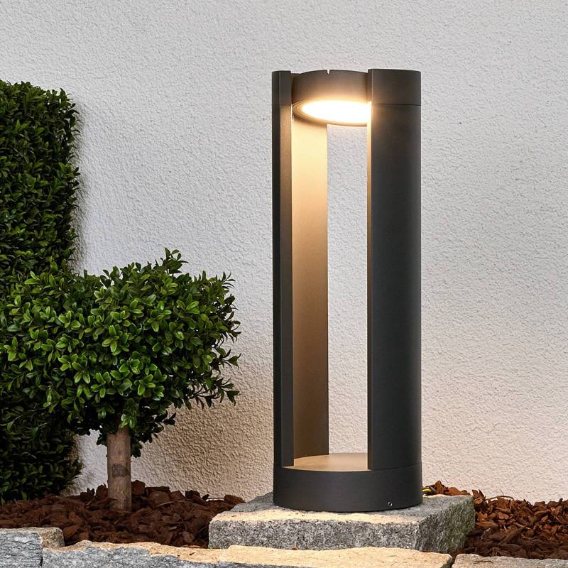 Lucande LED-Sockelleuchte Dylen, grau, Metall, 50cm, IP65 von LUCANDE