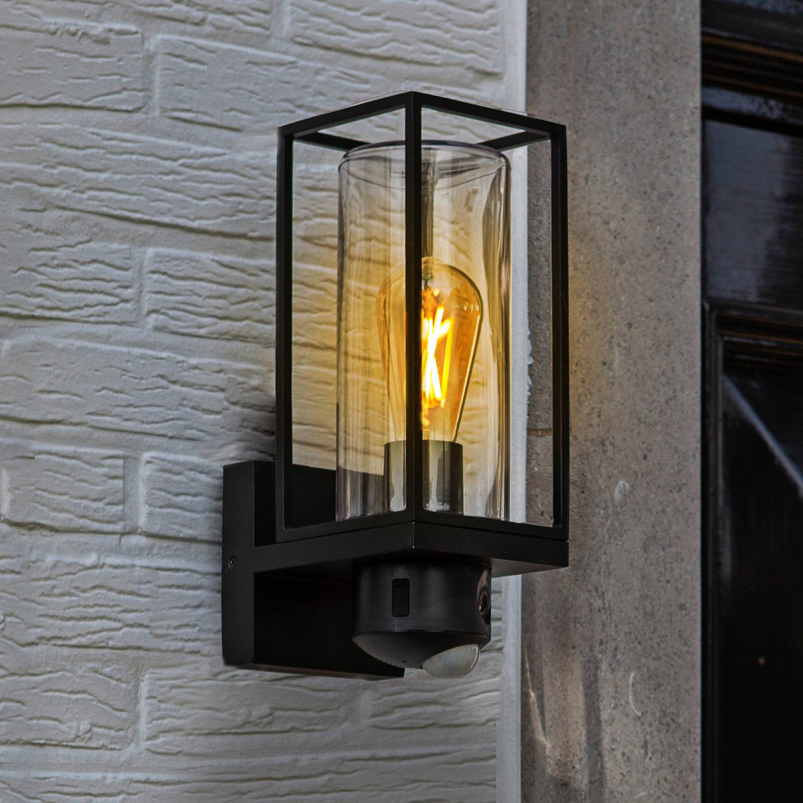 Wandleuchte Flair Schirm oben 1-flammig Kamera Wandleuchte Flair Schirm oben 1-flammig Kamera von LUTEC connect