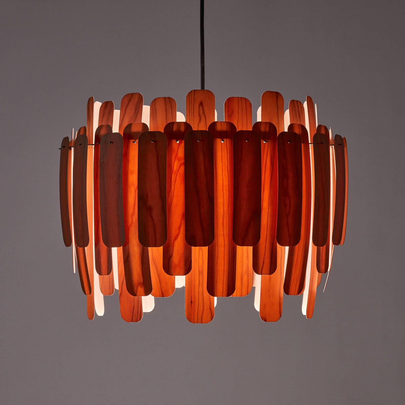 LZF Maruja Holz-Pendelleuchte, kirsche LZF Maruja Holz-Pendelleuchte, kirsche von LZF LamPS
