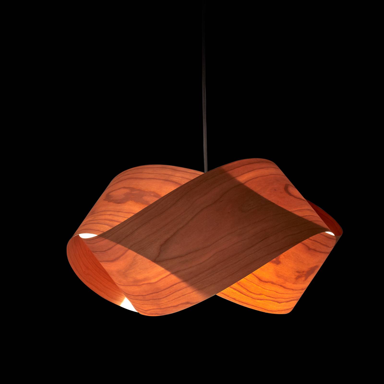 LZF Nut Pendelleuchte, kirsche LZF Nut Pendelleuchte, kirsche von LZF LamPS
