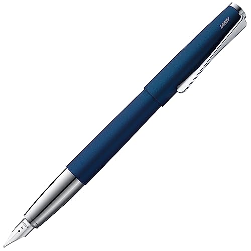 LAMY studio Füllhalter 067 - Füller aus rostfreiem Edelstahl in dunkelblauem Soft-Lack-Finish mit hochglänzendem Griffstück und propellerförmigem Clip – Federstärke EF von Lamy