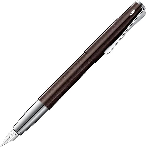 LAMY studio dark brown Füller – universeller Füllfederhalter in elegantem Gehäuse aus Ganzmetall – 14 kt. Goldfeder, partiell platiniert & in Strichbreite F – inkl. Tintenpatrone LAMY T 10 blau LAMY studio dark brown Füller – universeller Füllfederhalter in elegantem Gehäuse aus Ganzmetall – 14 kt. Goldfeder, partiell platiniert & in Strichbreite F – inkl. Tintenpatrone LAMY T 10 blau von Lamy