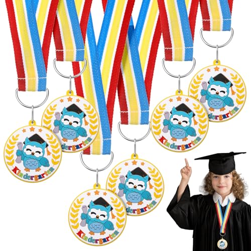 Landical 6 Stück Kindergarten-Abschlussmedaillen für Kinder, Großpackung mit Regenbogen-Halsband, Vorschulabschluss, Auszeichnung, Medaillen für Schüler, Abschlussgeschenke, Party-Dekorationen (Eule) Landical 6 Stück Kindergarten-Abschlussmedaillen für Kinder, Großpackung mit Regenbogen-Halsband, Vorschulabschluss, Auszeichnung, Medaillen für Schüler, Abschlussgeschenke, Party-Dekorationen (Eule) von Landical