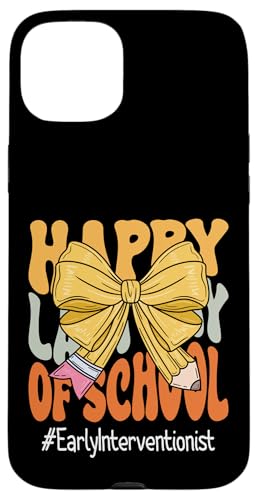 Frühe Interventionistin Happy Last Day of School Coquette Bow Hülle für iPhone 15 Plus Frühe Interventionistin Happy Last Day of School Coquette Bow Hülle für iPhone 15 Plus von Last Day of School Teachers Apparel Co.