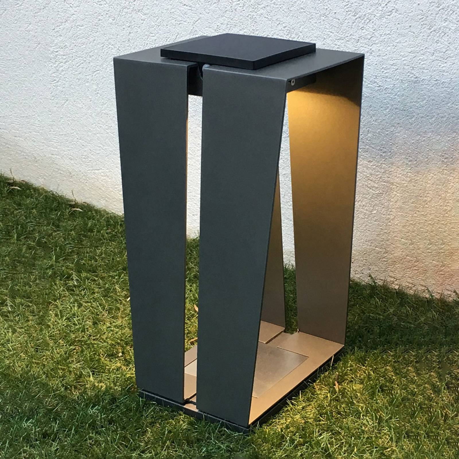 LED-Solarlaterne Skaal aus Aluminium, 40 cm, grau LED-Solarlaterne Skaal aus Aluminium, 40 cm, grau von Les Jardins