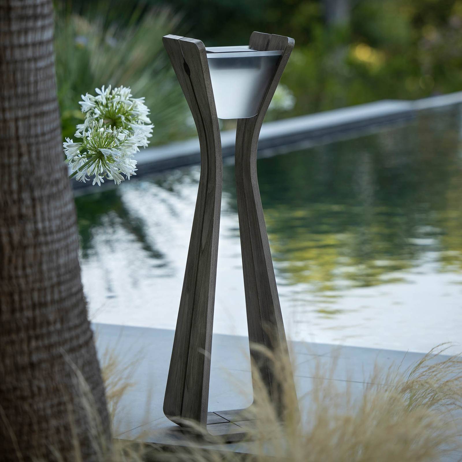 LED-Solarleuchte Osmoz aus Duratek, 110 cm, grau LED-Solarleuchte Osmoz aus Duratek, 110 cm, grau von Les Jardins