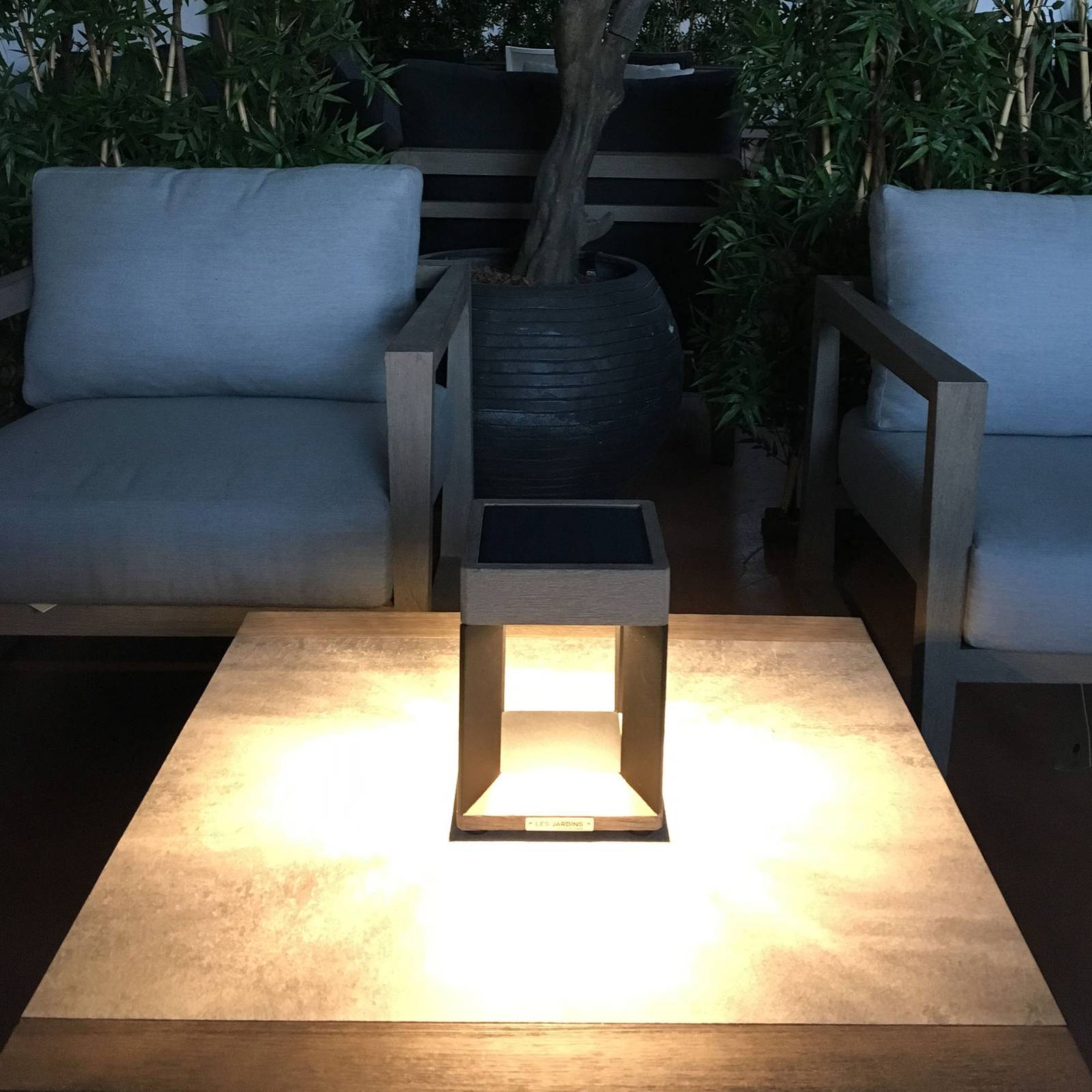 LED-Solartischleuchte Teckalu, schwarz/holz hell LED-Solartischleuchte Teckalu, schwarz/holz hell von Les Jardins