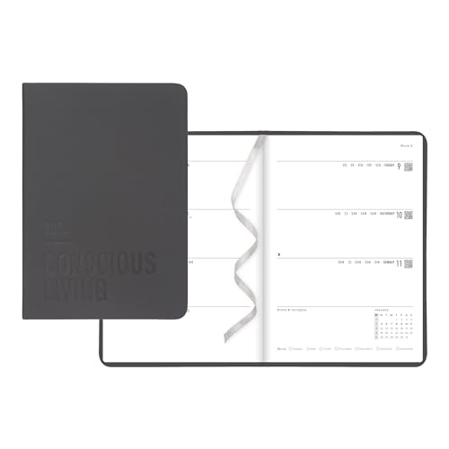 LETTS Conscious Evergreen A5 Wochen-/Monatsplaner, Wochenansicht, genähte Bindung, geprägter Einband, mehrsprachig, Schiefer LETTS Conscious Evergreen A5 Wochen-/Monatsplaner, Wochenansicht, genähte Bindung, geprägter Einband, mehrsprachig, Schiefer von Letts of London