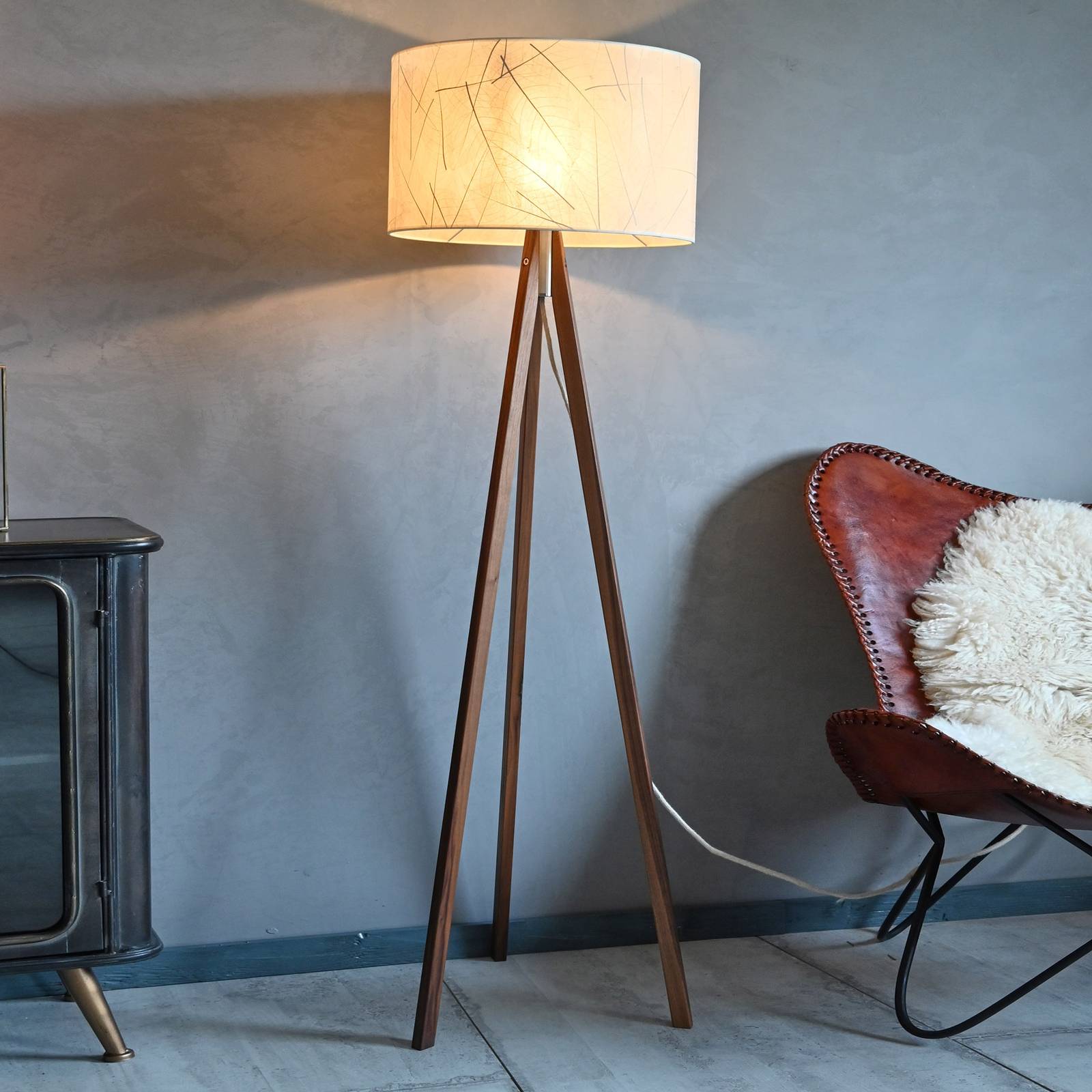 LeuchtNatur Ligno Stehlampe, Nussbaum/Blätter weiß LeuchtNatur Ligno Stehlampe, Nussbaum/Blätter weiß von LeuchtNatur