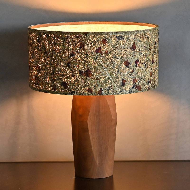 LeuchtNatur Pura LED-Tischlampe Nussbaum/Rosen von LeuchtNatur