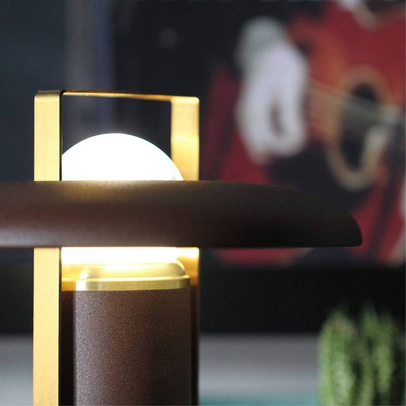 LED-Akku-Tischleuchte Camping, dunkelbraun, Alu, PMMA, CCT von Linea Light