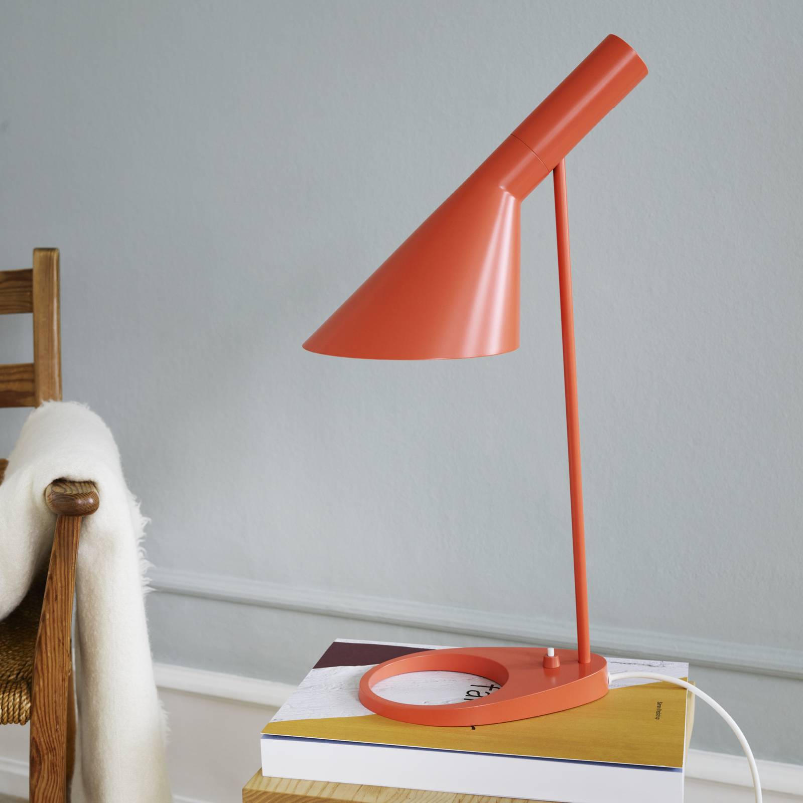 Louis Poulsen AJ Designer-Tischleuchte orange Louis Poulsen AJ Designer-Tischleuchte orange von Louis Poulsen