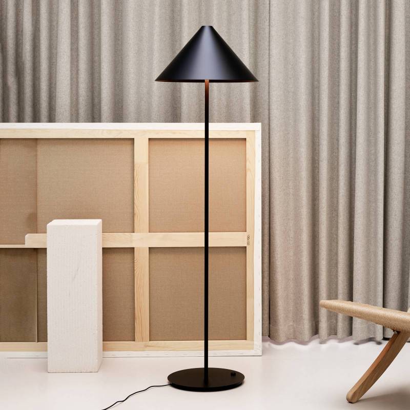 Louis Poulsen Keglen Stehlampe 3.000 K schwarz von Louis Poulsen