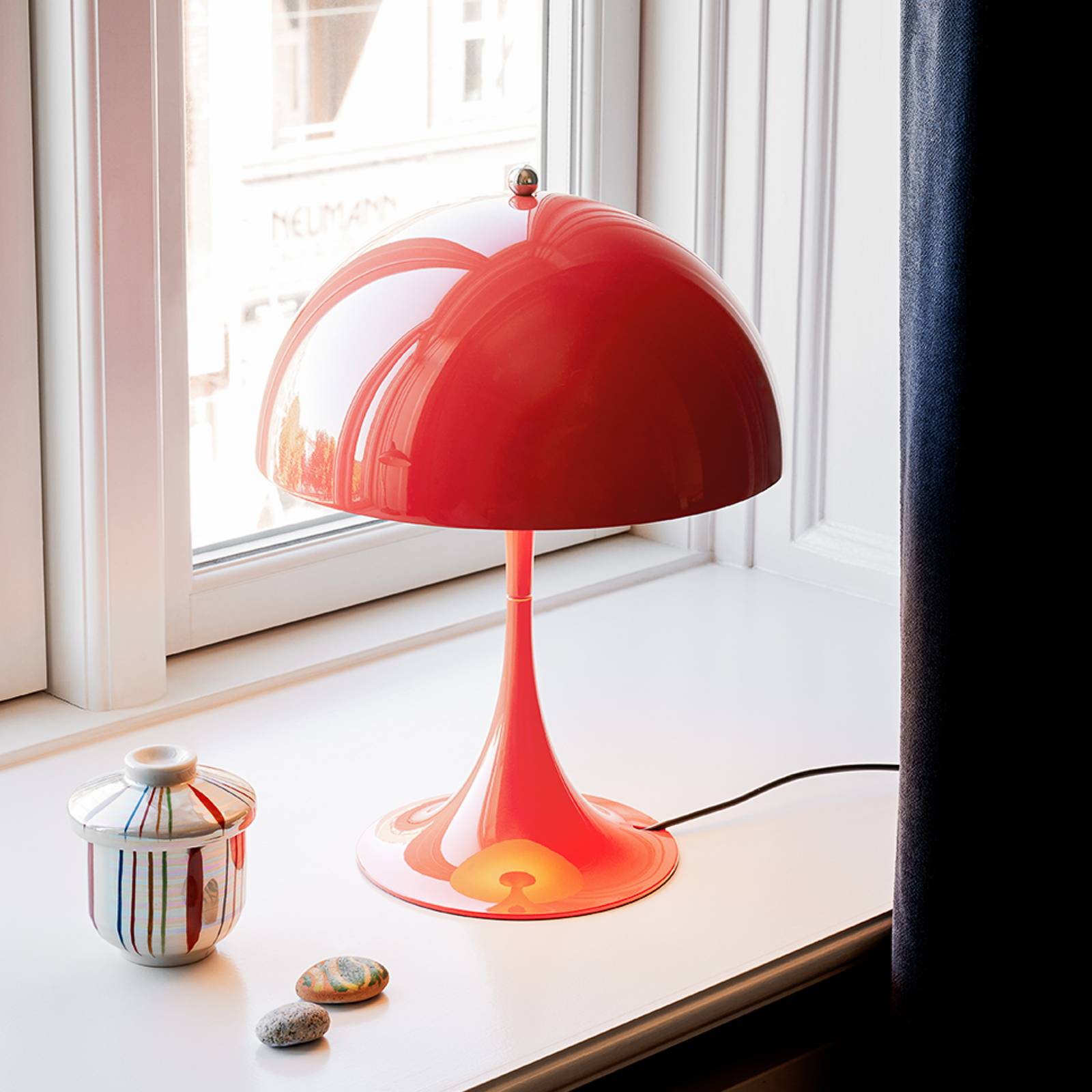 Louis Poulsen Panthella Mini Tischlampe koralle Louis Poulsen Panthella Mini Tischlampe koralle von Louis Poulsen