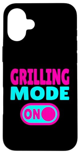 Grilling Mode ON – BBQ Hülle für iPhone 16 Plus Grilling Mode ON – BBQ Hülle für iPhone 16 Plus von Louisiana Orleans Cajun Creole retro apparel