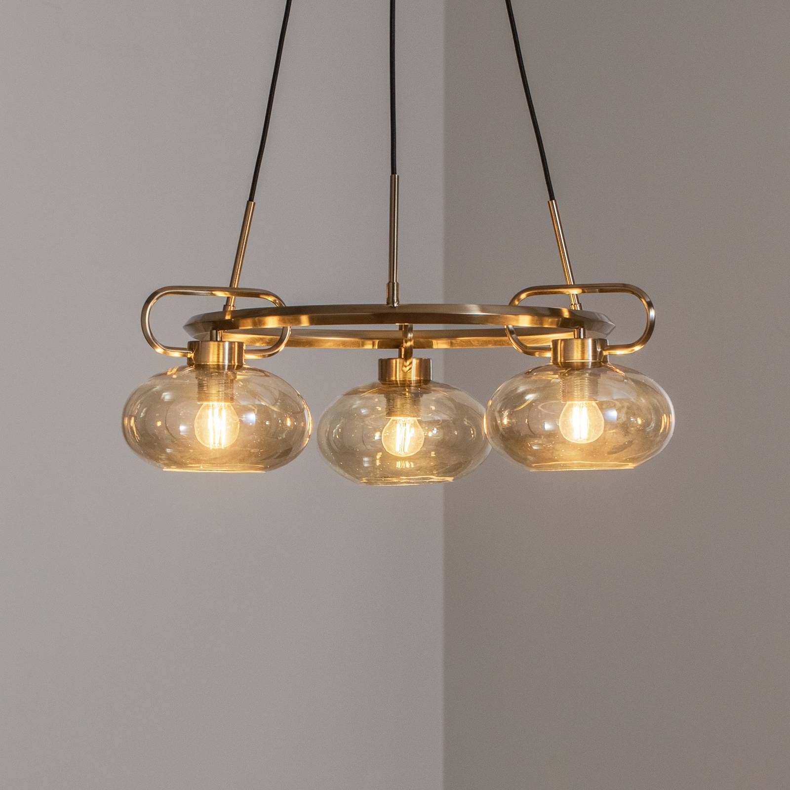 Hängeleuchte Rolan, messingfarben, Ø 56 cm, 3-flammig, Glas Hängeleuchte Rolan, messingfarben, Ø 56 cm, 3-flammig, Glas von Lucea