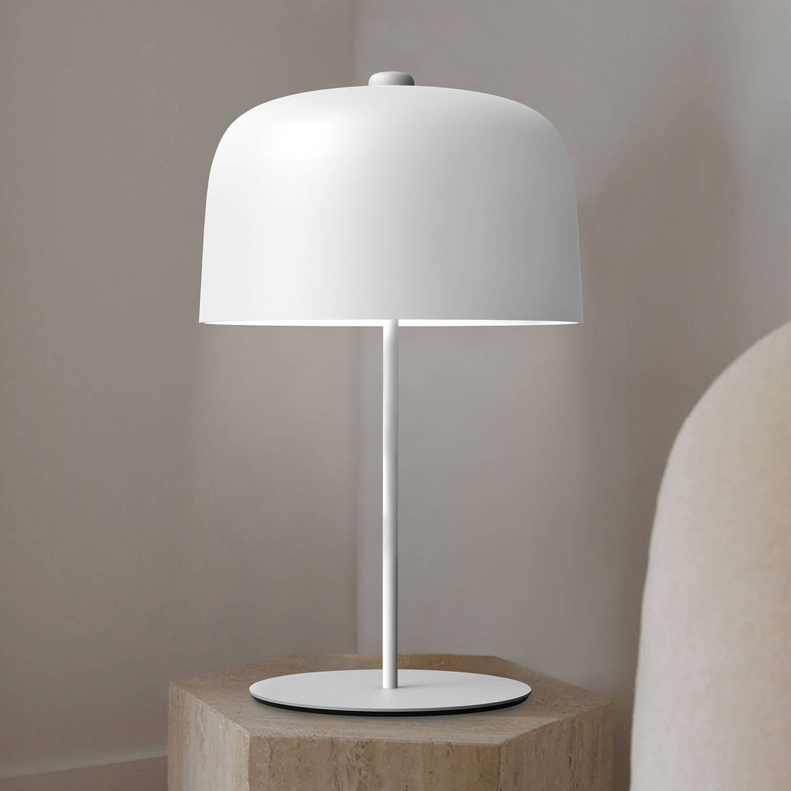 Luceplan Zile Tischlampe weiß matt, Höhe 66 cm Luceplan Zile Tischlampe weiß matt, Höhe 66 cm von Luceplan