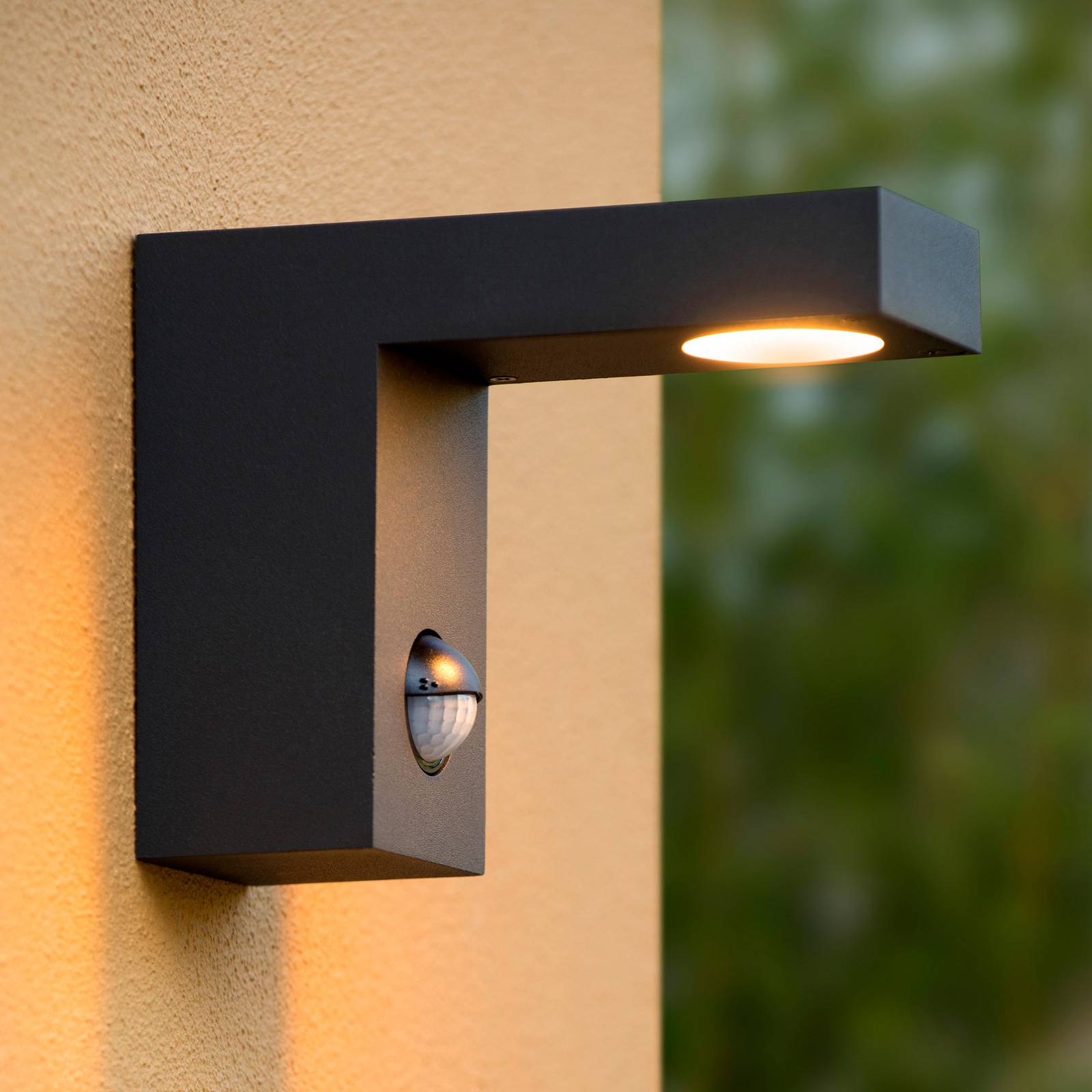 LED-Außenwandleuchte Texas mit Bewegungsmelder LED-Außenwandleuchte Texas mit Bewegungsmelder von Lucide